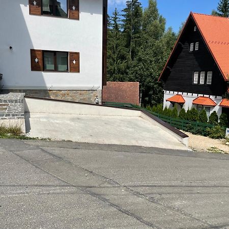 Cosy&Minimalistic Apartments - Haret Building Sinaia Eksteriør bilde