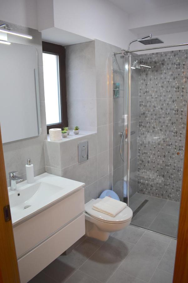 Cosy&Minimalistic Apartments - Haret Building Sinaia Eksteriør bilde