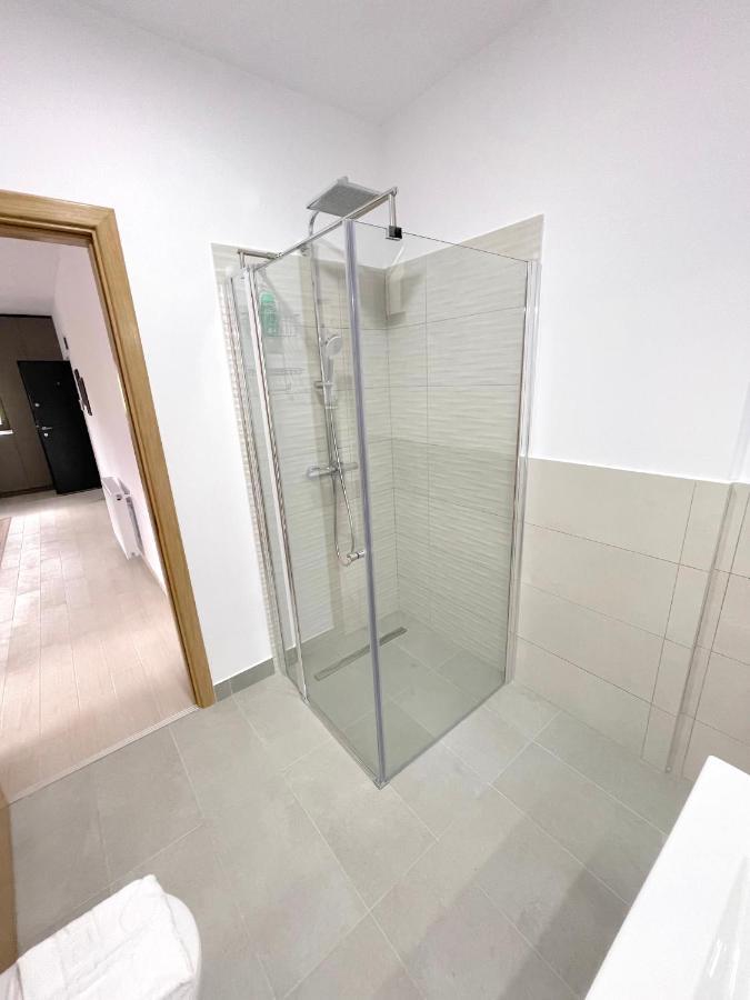 Cosy&Minimalistic Apartments - Haret Building Sinaia Eksteriør bilde